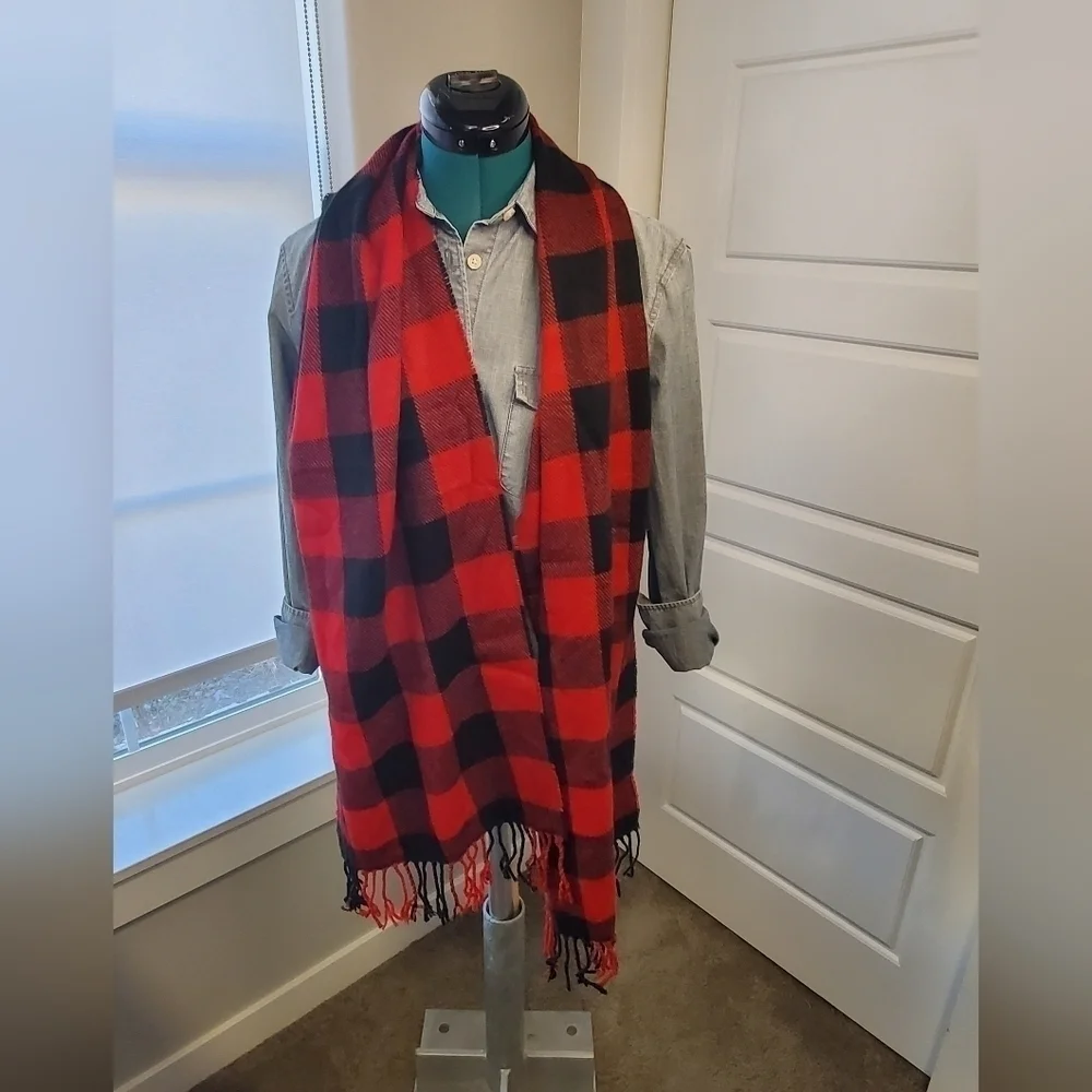 NWT OLD NAVY RED & BLACK BUFFALO PLAID SCARF LONG CHRISTMAS FESTIVE WOMEN OS